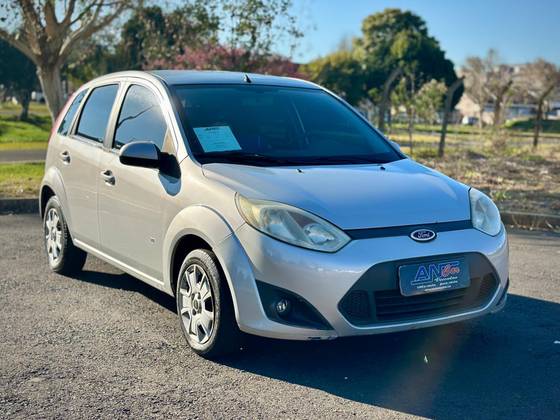 FORD FIESTA 1.0 ROCAM HATCH 8V FLEX 4P MANUAL FORD FIESTA 1.0 ROCAM HATCH 8V FLEX 4P MANUAL